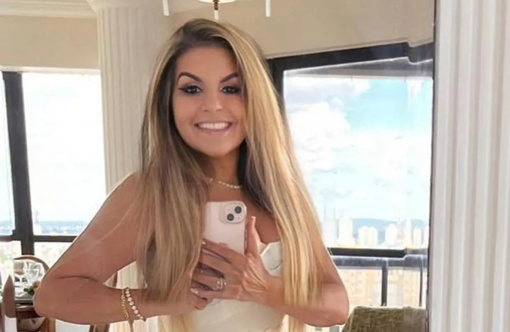 Adriane Grisólia, enfeitando a Coluna de hoje!