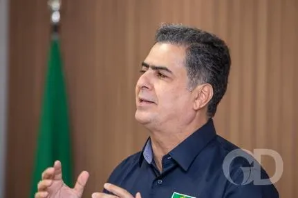 Emanuel aponta 'complô' de Mauro e membros de Poderes contra sua gestão