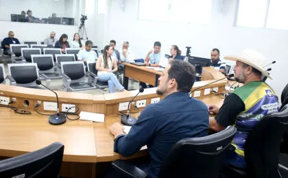 CST Projeto Panga entra na reta final dos trabalhos Na reunião de hoje (9), a comissão ouviu a professora da Universidade Federal de São Carlos (UFSCAR), Luciana Seki Dias, e o presidente da Cooperpanga, Martinho Colpani
