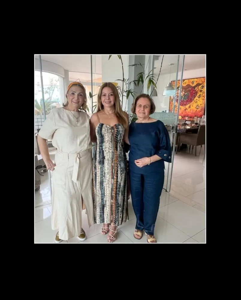 Minha amiga , Rosana de Barros Caldas, abriu as portas da sua cobertura neste sábado