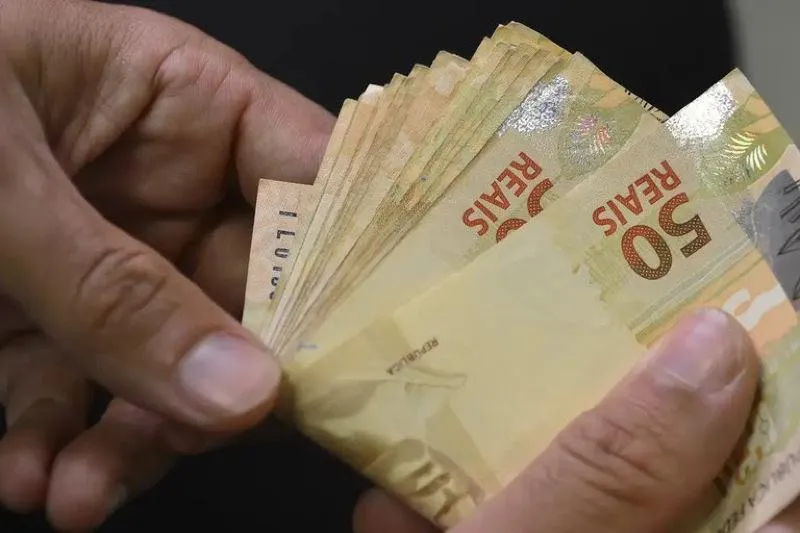 Mato Grosso ultrapassa R$ 74 milhões em contratos do Crédito do Trabalhador Mais de 9,9 mil contratos foram fechados no estado com média de R$ 7,4 mil por empréstimo; em todo o país, programa já liberou R$ 3,3 bilhões