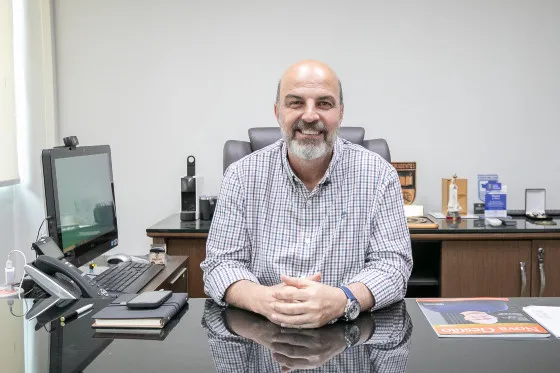 Amauri Monge retorna à Secretaria de Educação com foco em excelência e inovação 