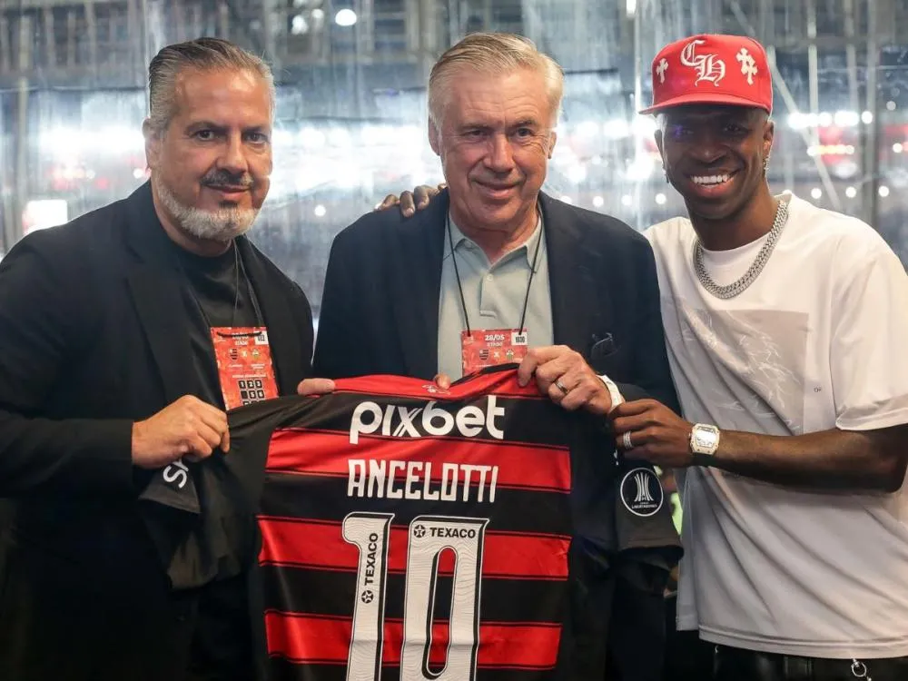 Ancelotti elogia partida e torcidas após vitória do Flamengo no Maracanã O Flamengo teve cinco jogadores convocados por Ancelotti: o lateral-direito Wesley, os zagueiros Danilo e Léo Ortiz, o lateral-esquerdo Alex Sandro e o volante Gerson