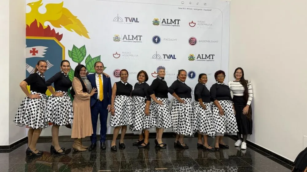 Deputado Chico Guarnieri recebe idosos de Barra do Bugres na ALMT