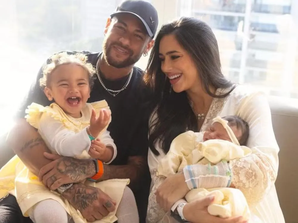 Neymar brinca com comentário sobre filhas gastarem sua fortuna: “Vão ter que fazer força” O atacante brasileiro acumula uma fortuna estimada em R$ 6,5 bilhões
