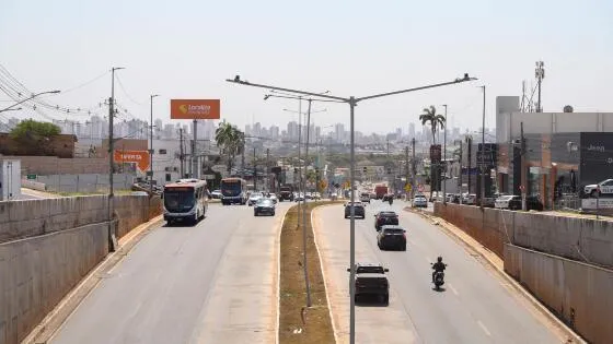 Obras do BRT interditam avenida da Feb em VG até 6 de setembro Intervenção na trincheira do Zero Km será para instalação de caixas de drenagem