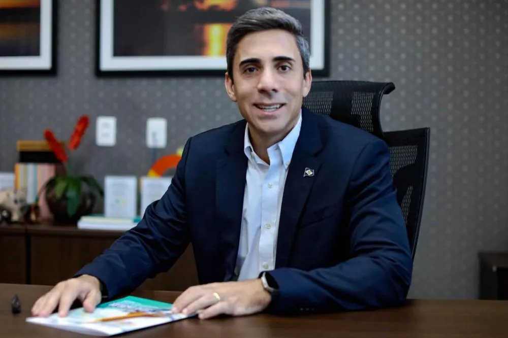 Família e escola como bases do protagonismo juvenil
