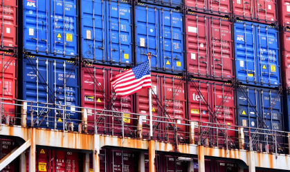 EUA terão de pagar US$ 200 bilhões a empresas se justiça barrar tarifas Tribunal federal de apelações decidiu na sexta-feira (29) que Trump se baseou ilegalmente na Lei de Poderes Econômicos de Emergência Internacional para impor tarifas generalizadas a países