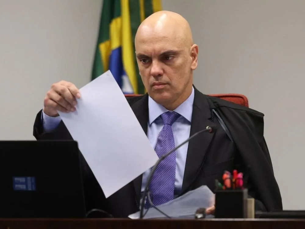 Moraes rebate denúncias de ex-assessor: “Procedimentos oficiais” Eduardo Tagliaferro, ex-assessor de Moraes, acusa o ministro de fraude na produção de relatório que colaborou para investigação de bolsonaristas; Tagliaferro é acusao pela PGR de violação de sigilo funcional