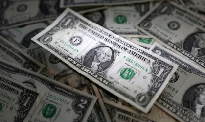Dólar recua com expectativa por corte de juros nos EUA; Ibovespa sobe Na segunda-feira (15), o dólar à vista fechou em baixa de 0,59%, aos R$ 5,3220, completando a quarta sessão consecutiva de perdas no Brasil