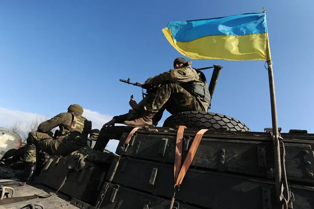 EUA aprovam pacote de ajuda à Ucrânia pago por aliados, diz Kiev Subsecretário de Defesa para Políticas, Elbridge Colby, liberou até dois envios de US$ 500 milhões sob o novo mecanismo, segundo fontes