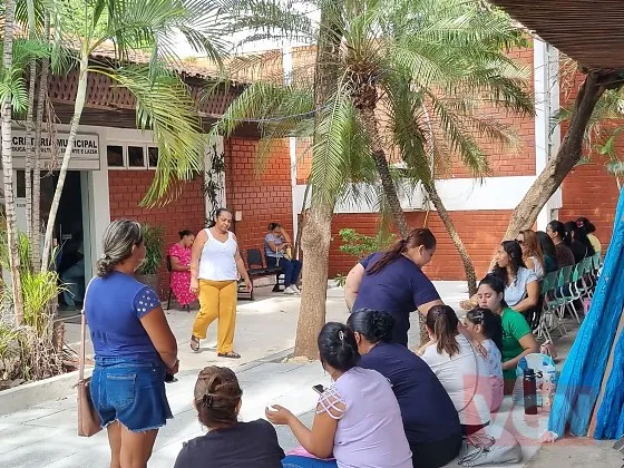 Charles enfrenta pressão de colegas e mantém fiscalização na Educação Charles da Educação, o mais votado da cidade, vira alvo após protocolar ofícios pedindo explicações sobre o processo seletivo