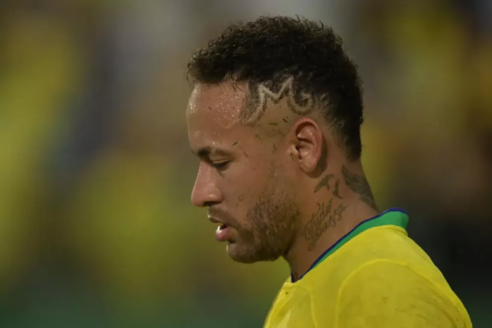 Lesão de Neymar confirmada: até quando a CBF pode cortar o jogador da Copa do Mundo? 