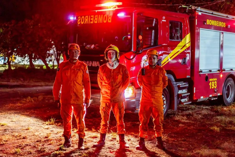 Incêndio ao lado da Policlínica do Pedra 90 é controlado sem afetar atendimentos