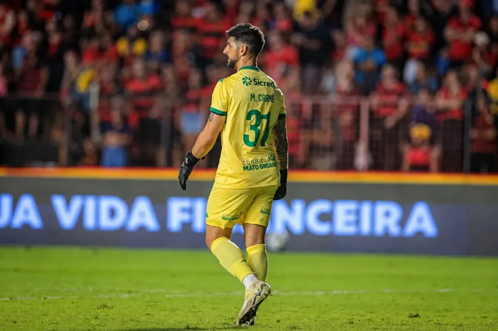 Com lesão grave, Marcelo Carné encerra a temporada de 2026 mais cedo pelo Cuiabá