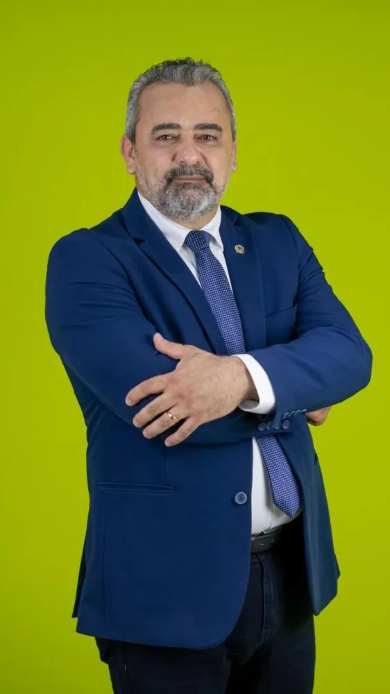 Muito além de vender imóveis: a função social do corretor de imóveis 