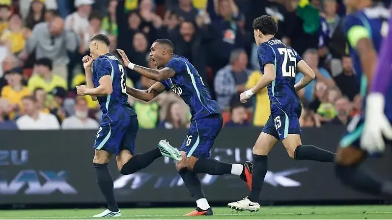Brasil vira sobre Austrália em jogo de seis gols e vence amistoso