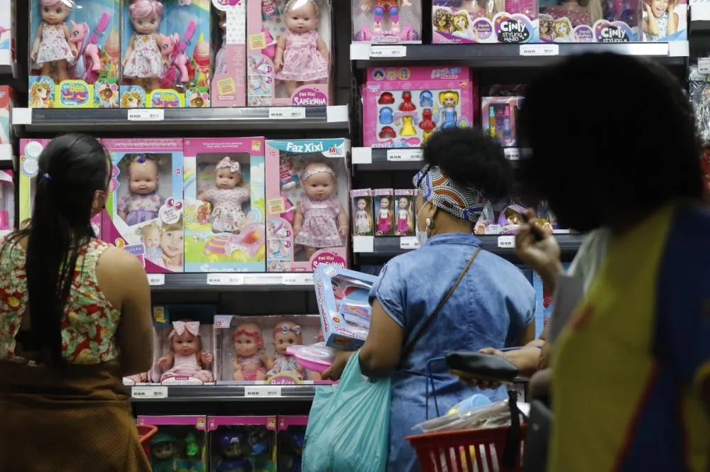 Sicredi orienta para compra consciente de presentes e oportunidade para ensinar sobre educação financeira