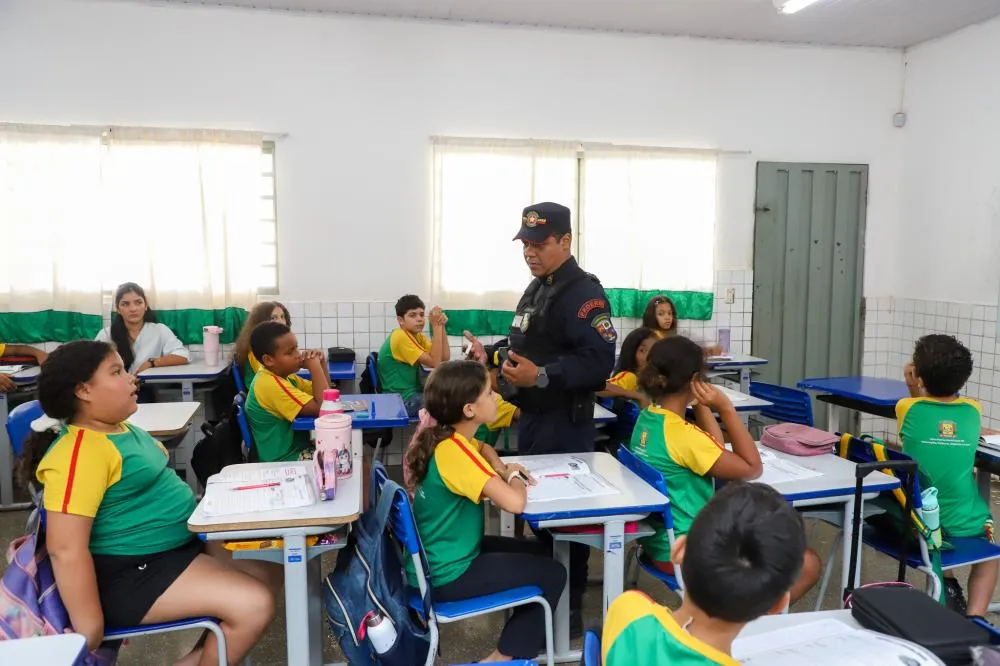 Proerd orienta estudantes da Rede Municipal de Várzea Grande sobre prevenção às drogas e tomada de decisões