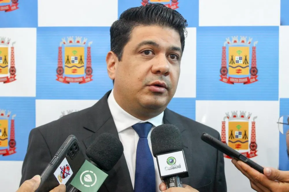 O prefeito de Várzea Grande, Kalil Baracat em respeito a decisão do Poder Judiciário de Mato Grosso, escolheu como interventor na Diretoria Comercial do Departamento de Água e Esgoto (DAE/VG)