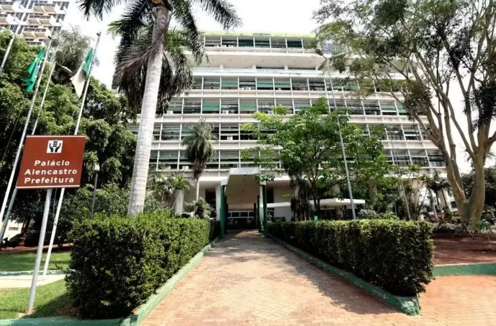 Justiça determina suspensão de empréstimo de R$ 139 milhões da Prefeitura de Cuiabá Juiz deferiu ainda, o pedido de tutela de urgência e determinou pena de multa diária no valor de R$ 10 mil, caso a prefeitura não cumpra a decisão.