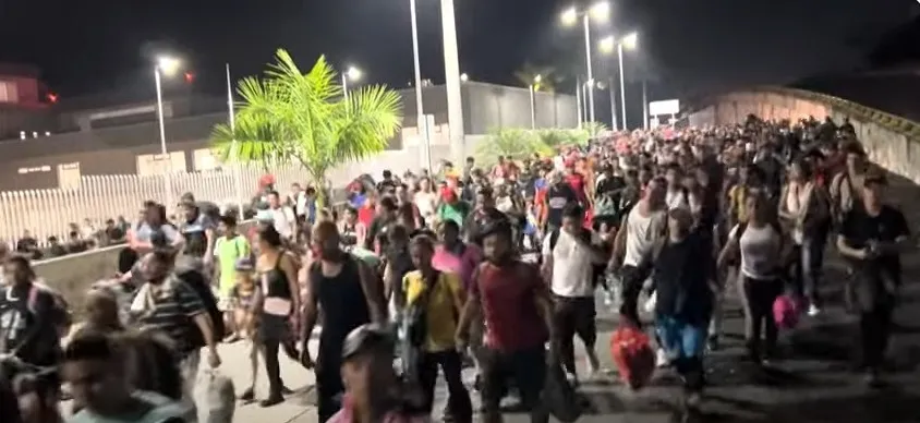 Caravana de migrantes tenta chegar aos EUA antes de posse de Trump